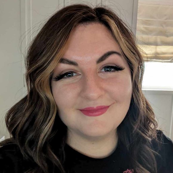 Meet your Posher, Erin - Picture 1 of 1